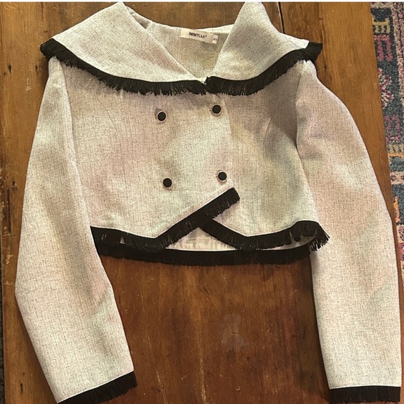 Stylish Gray Double-Breasted Women's Jacket - Picture 2 of 5